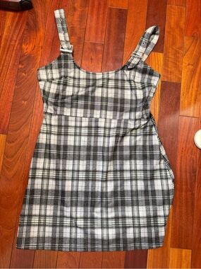 Ardene Black and White Plaid Skirt with Elastic Waist